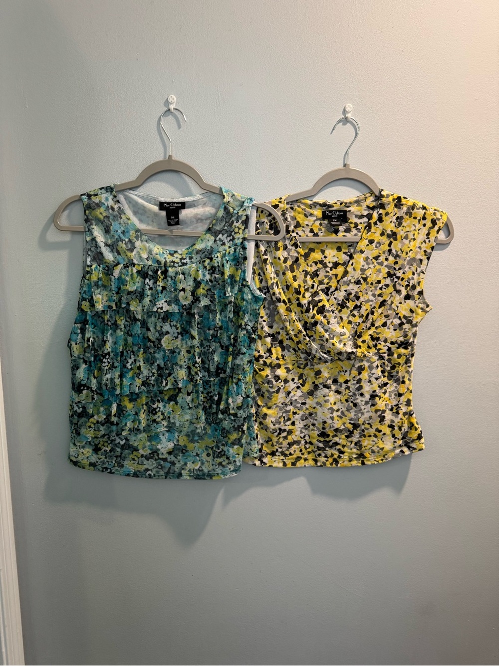 2 Nue Options multicoloured floral tank tops Size M (PM)